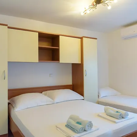 Jeli Apartments Starigrad Paklenica Room photo