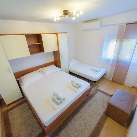 Jeli Apartments Starigrad Paklenica Room photo