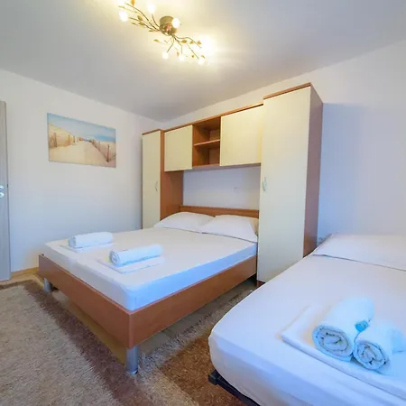 Jeli Apartments Starigrad Paklenica Room photo