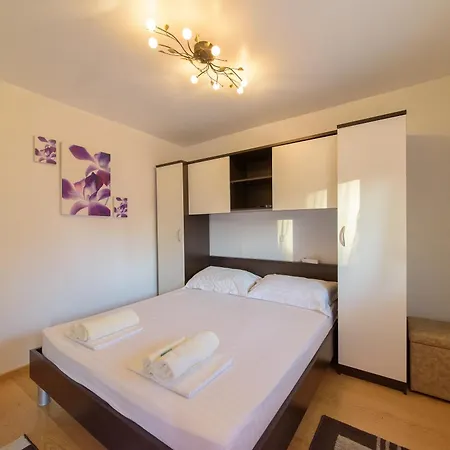 Jeli Apartments Starigrad Paklenica Room photo