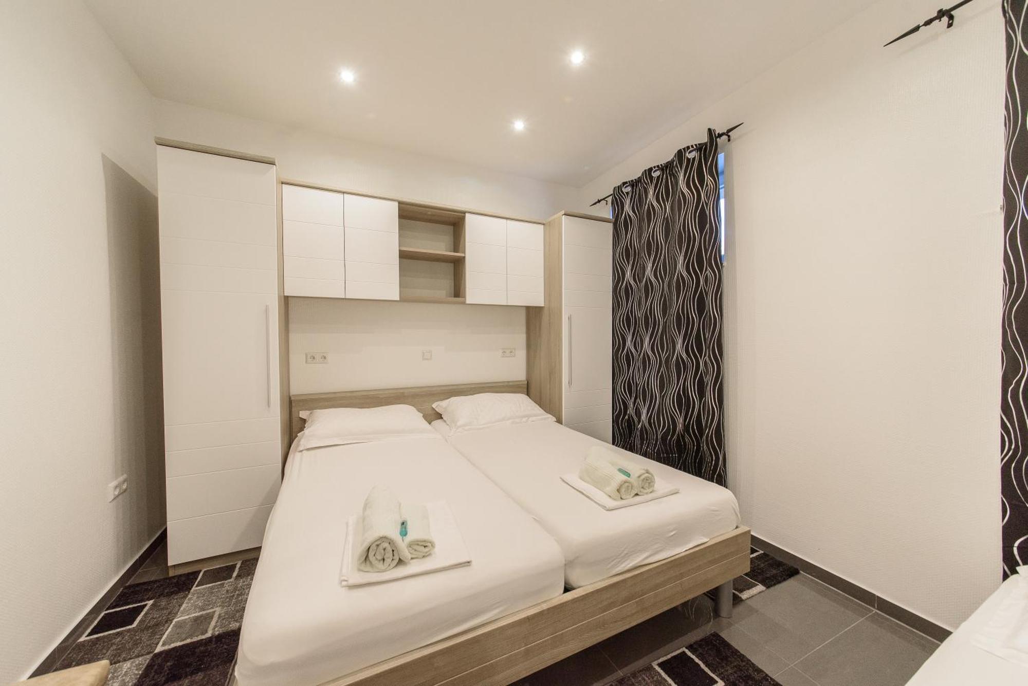 Jeli Apartment *