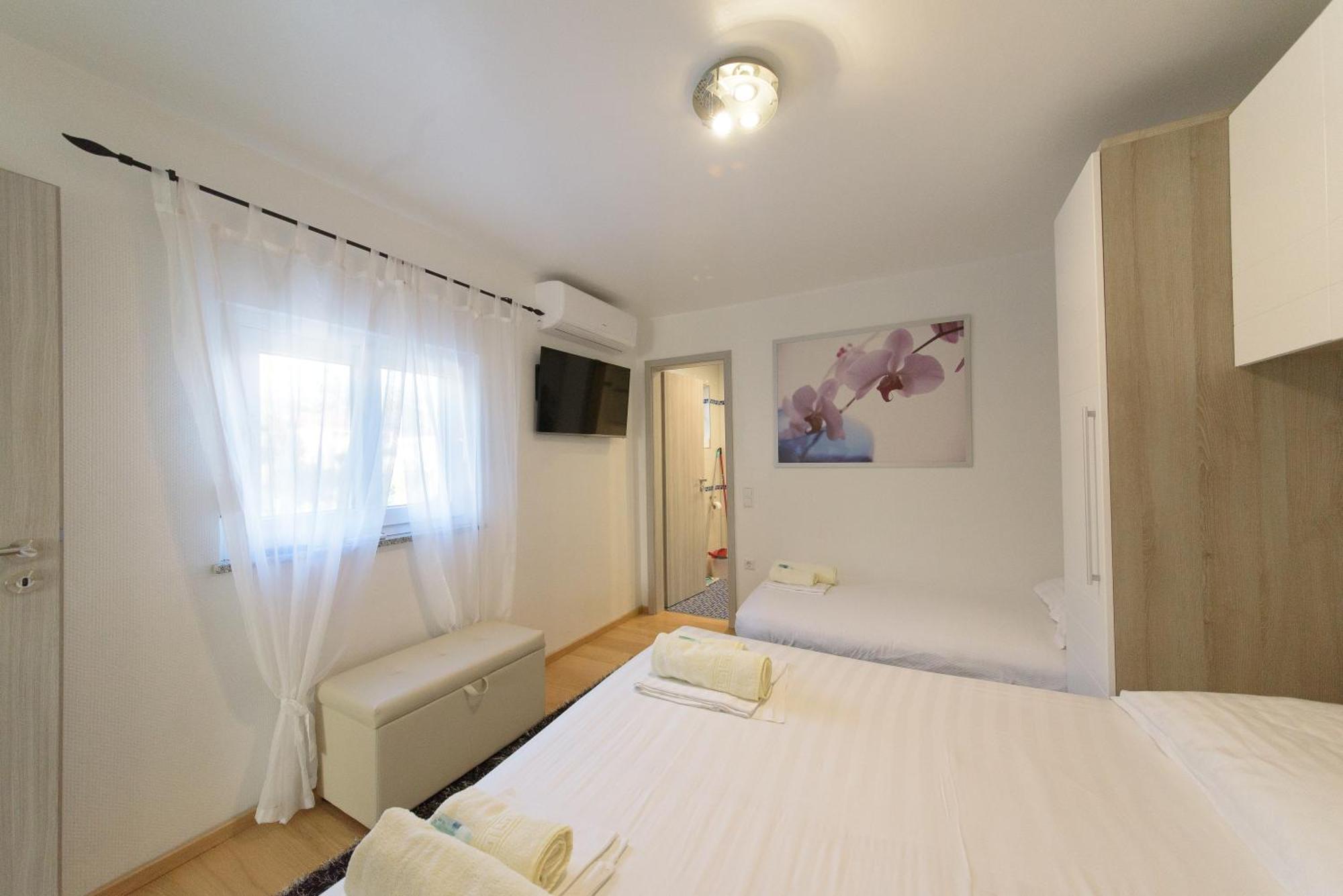 Jeli Apartment Starigrad Paklenica