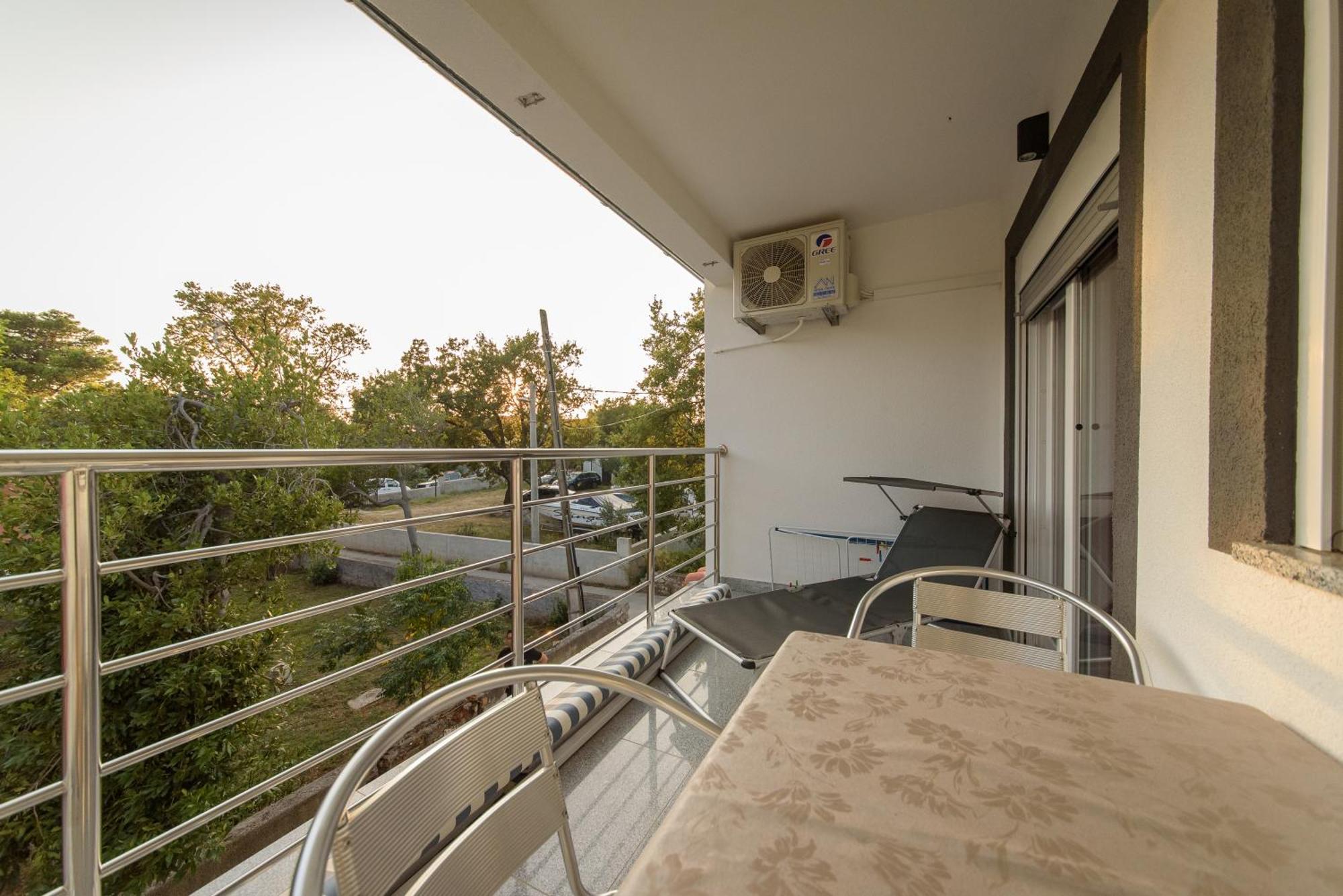 Jeli Apartment *