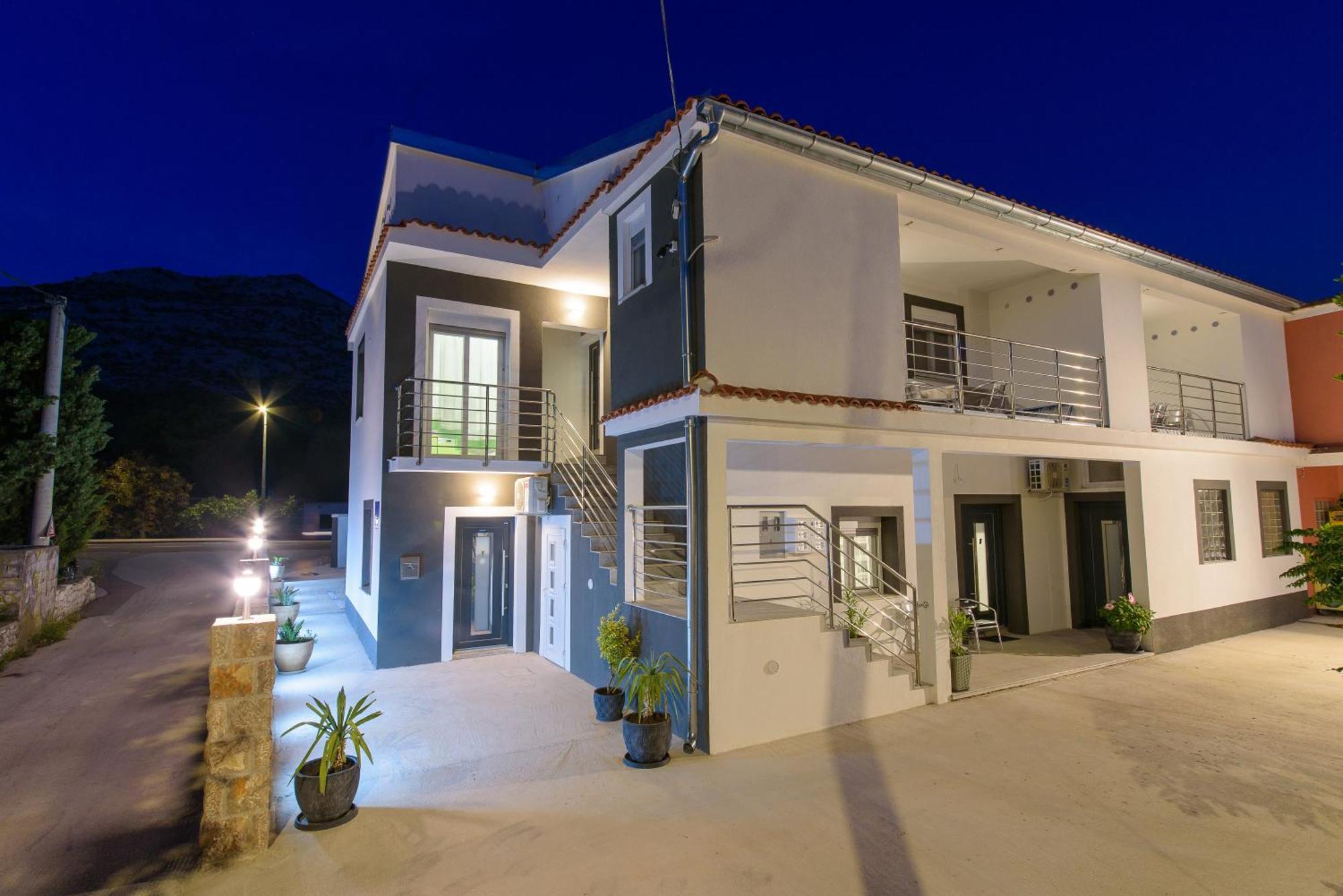 Jeli Apartment *
